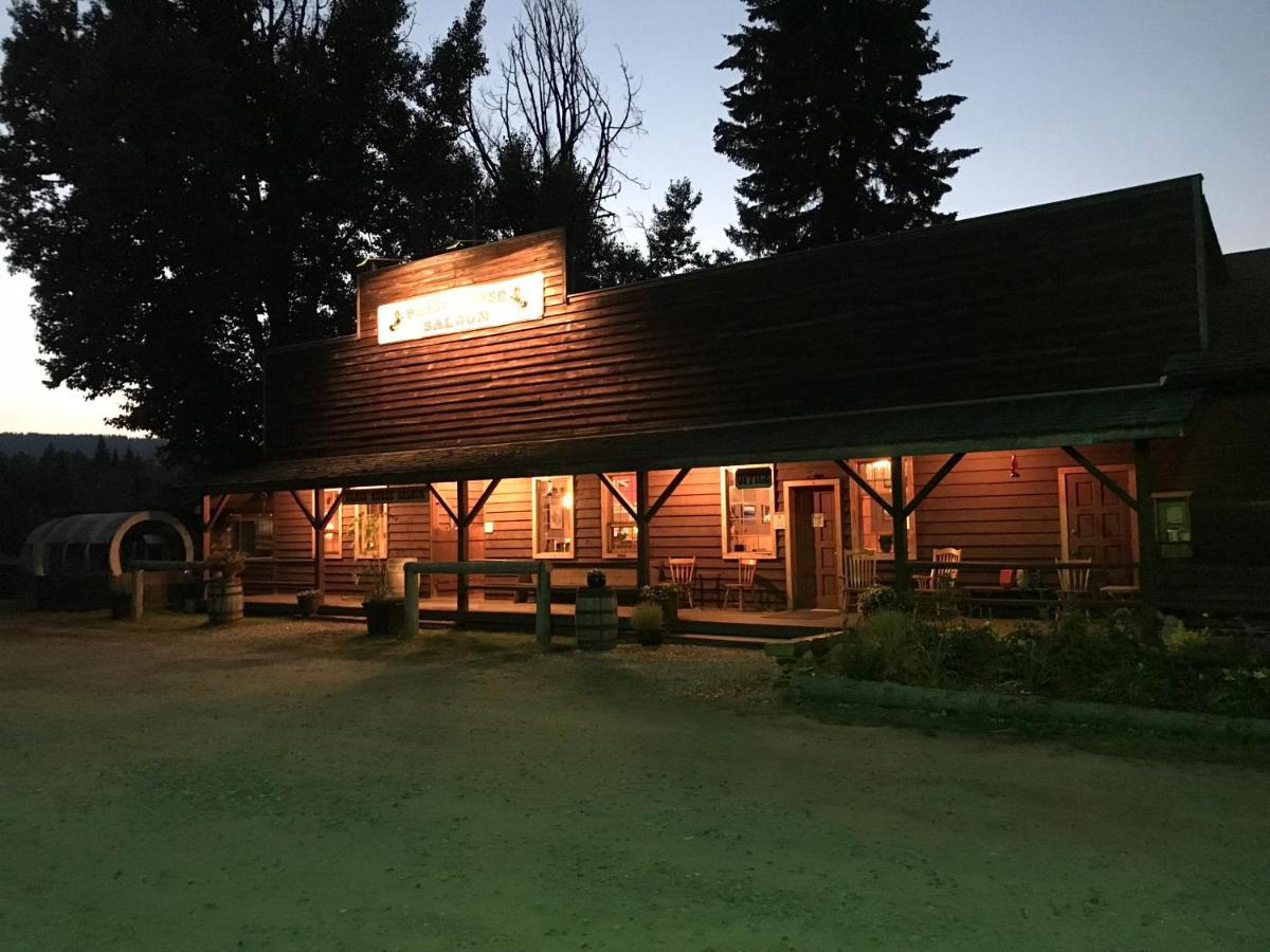 Hotel Wells Gray Guest Ranch Clearwater Exterior foto
