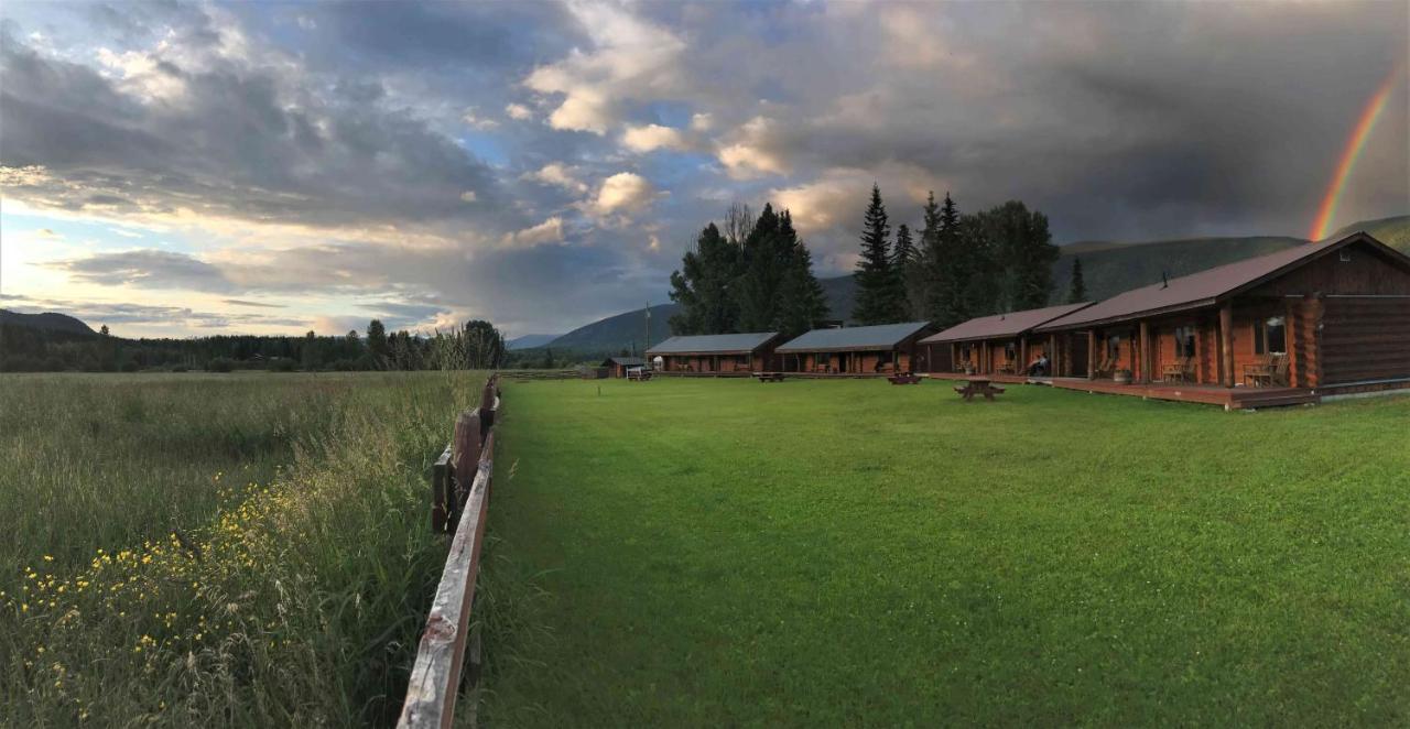 Hotel Wells Gray Guest Ranch Clearwater Exterior foto