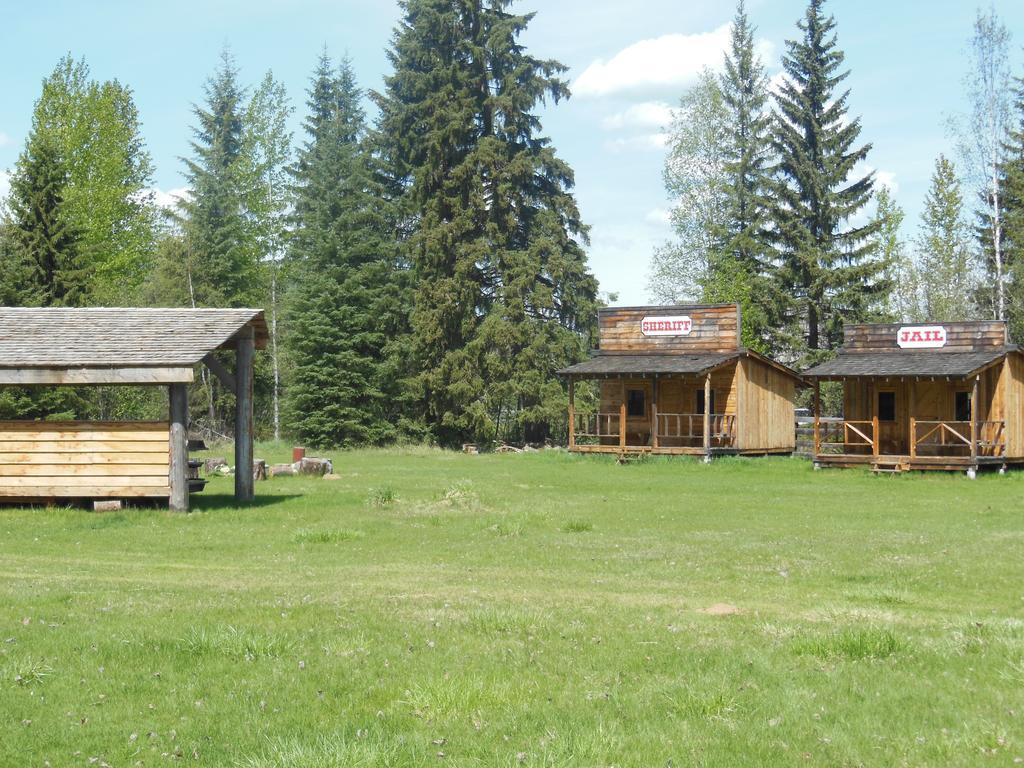 Hotel Wells Gray Guest Ranch Clearwater Exterior foto