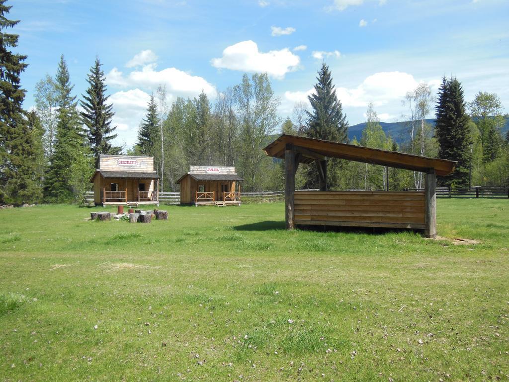 Hotel Wells Gray Guest Ranch Clearwater Exterior foto