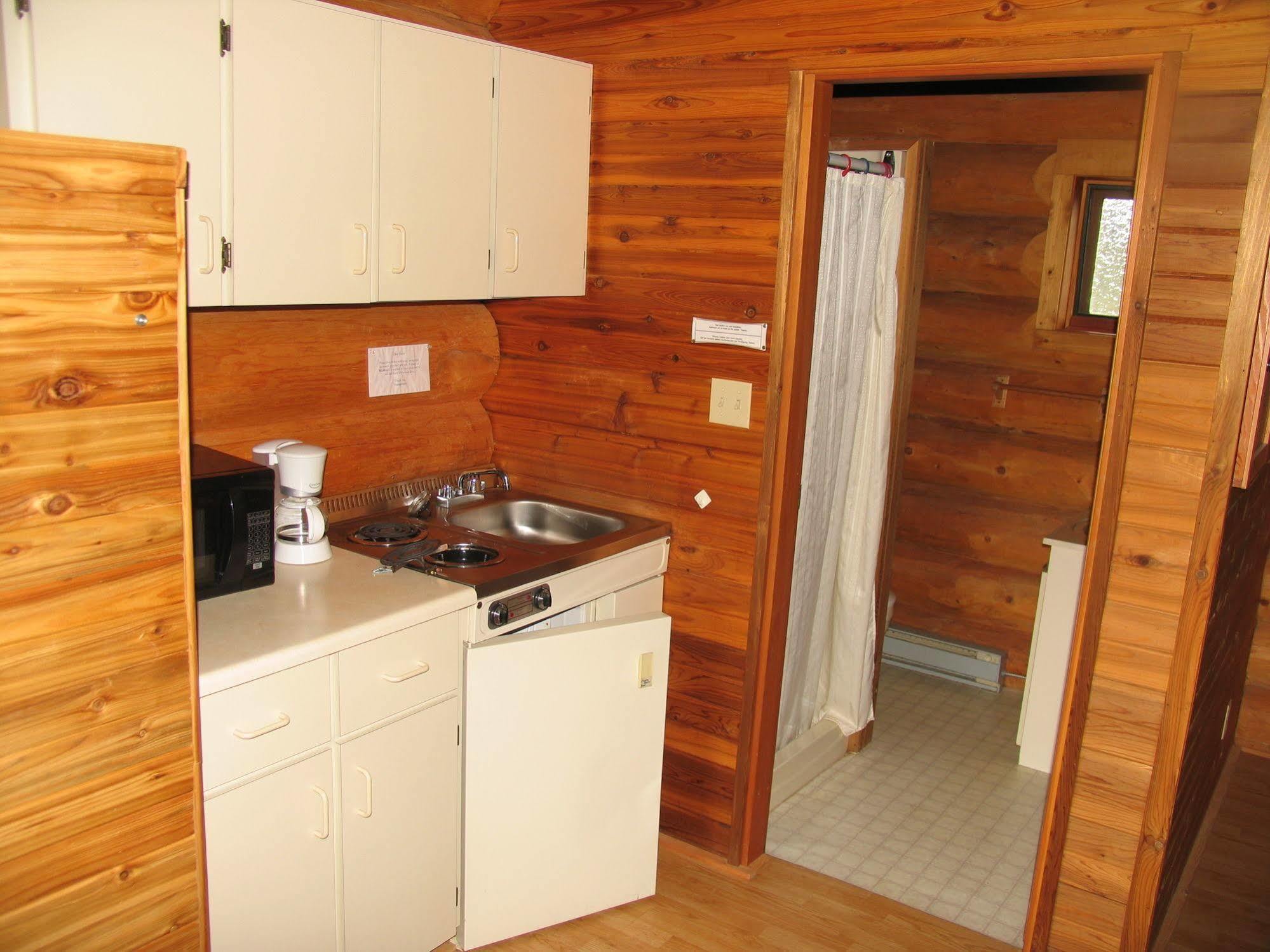 Hotel Wells Gray Guest Ranch Clearwater Exterior foto