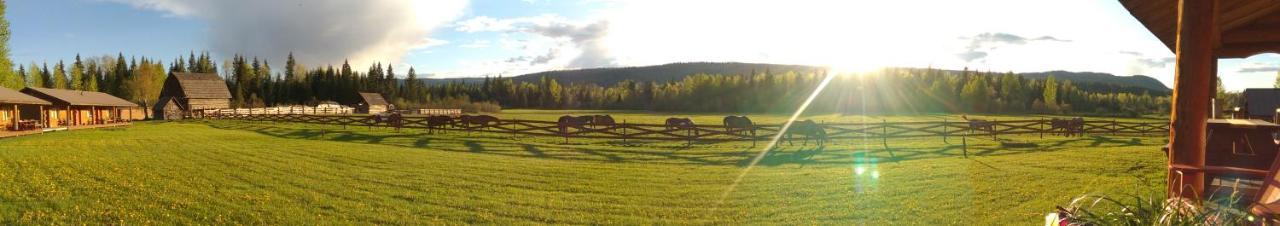 Hotel Wells Gray Guest Ranch Clearwater Exterior foto